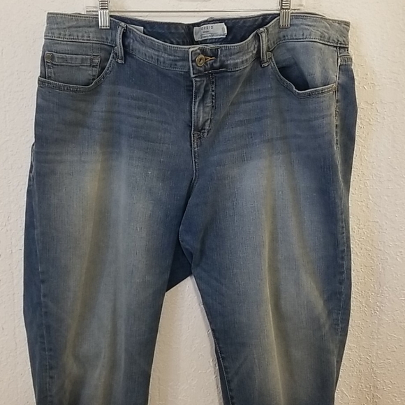 Torrid jeans - Picture 3 of 3